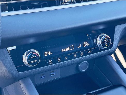 Used 2024 Mitsubishi Outlander ES image 15