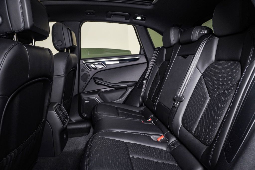 Certified 2026 Porsche Macan S AWD/4WD image 17