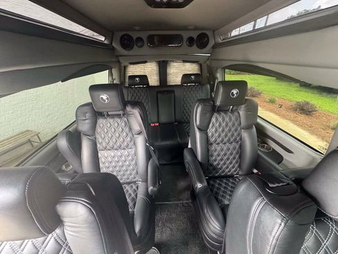 Used 2022 Chevrolet Express 2500 Extended w/ Enhanced Convenience Package RWD image 10