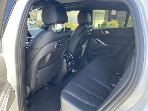 Used 2023 BMW X6 xDrive40i w/ M Sport Package image 31