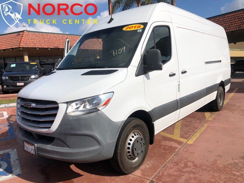 Used 2019 Freightliner Sprinter 3500 RWD image 5