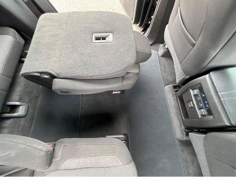 Used 2022 Chevrolet Traverse LT w/ LPO, Floor Liner Package AWD/4WD image 8