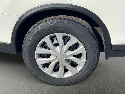 Used 2019 Nissan Rogue S FWD image 7