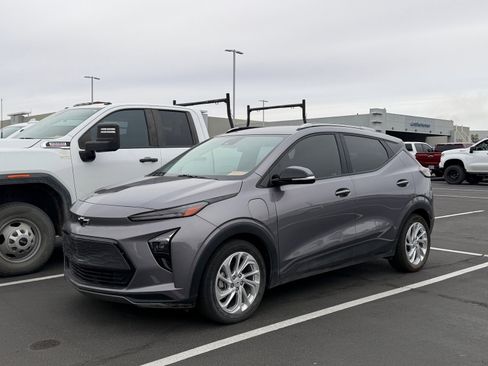Used 2023 Chevrolet Bolt EUV LT w/ Comfort Package FWD image 5