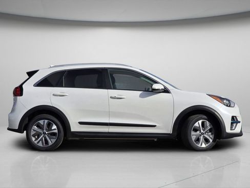 Used 2022 Kia Niro EX w/ Cold Weather Package image 10