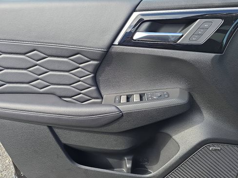 New 2025 Mitsubishi Outlander AWD image 12