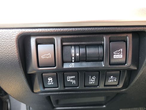 Used 2019 Subaru Outback 2.5i Limited AWD/4WD image 12