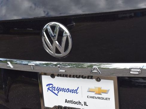Used 2019 Volkswagen Atlas SE w/ Towing Package AWD/4WD image 16