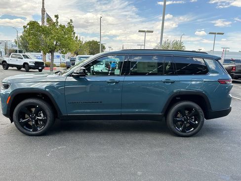 New 2026 Jeep Grand Cherokee L Limited w/ Limited Altitude Package AWD/4WD image 3