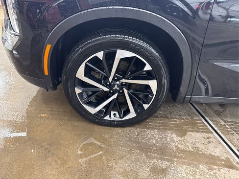 Used 2024 Mitsubishi Outlander SE image 12