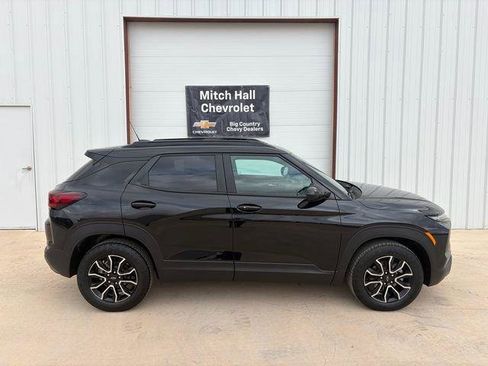 New 2026 Chevrolet TrailBlazer ACTIV w/ Convenience Package FWD image 2