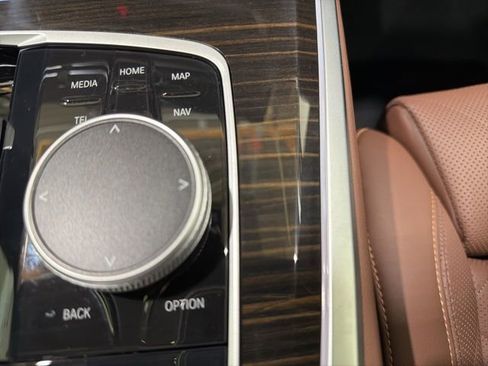 Used 2025 BMW X5 xDrive40i w/ M Sport Package image 39