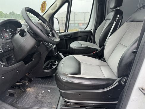 Used 2023 RAM ProMaster 2500 FWD image 5