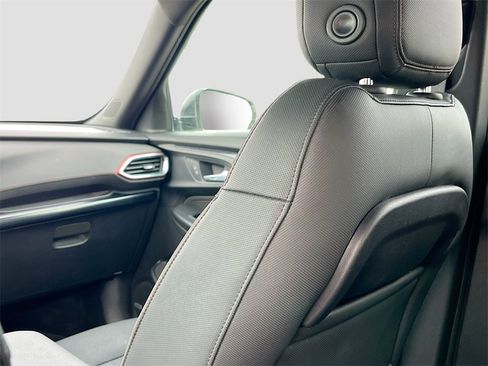 Used 2021 Chevrolet TrailBlazer RS w/ Technology Package image 23