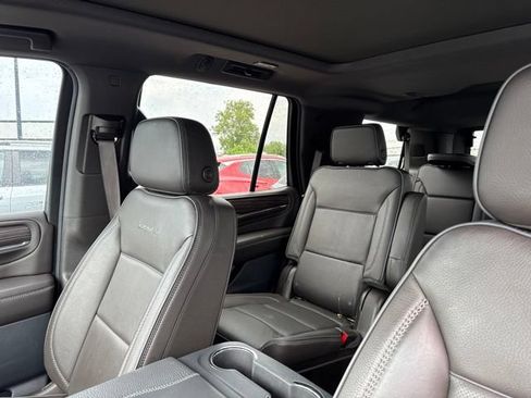 Used 2024 GMC Yukon Denali AWD/4WD image 12