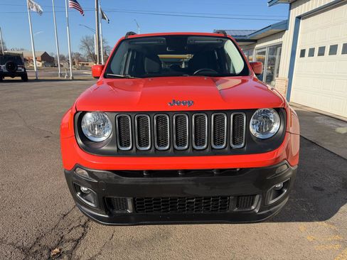 Used 2015 Jeep Renegade Latitude w/ Popular Equipment Group image 8