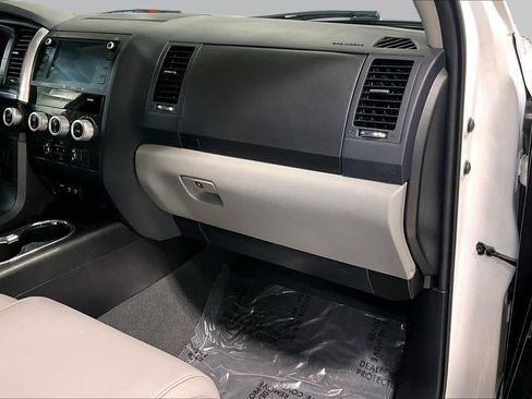 Used 2020 Toyota Sequoia Limited w/ Safety & Convenience Package AWD/4WD image 18