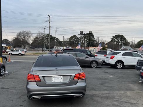 Used 2015 Mercedes-Benz E 350 4MATIC Sedan image 10