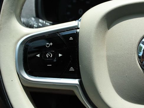 Used 2017 Volvo XC90 T6 Momentum w/ Vision Package AWD/4WD image 24