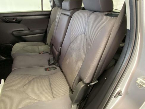 Certified 2024 Toyota Highlander LE image 8