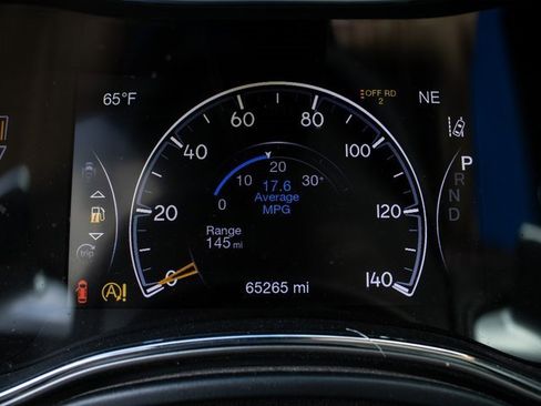 Used 2018 Jeep Grand Cherokee Trailhawk w/ Trailhawk Luxury Group image 17