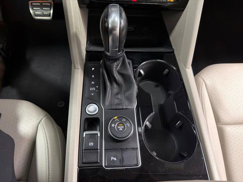Used 2019 Volkswagen Atlas SEL R-Line AWD/4WD image 23