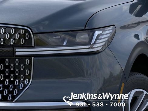 New 2026 Lincoln Navigator Reserve AWD/4WD image 17