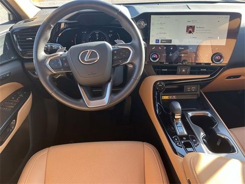 Used 2025 Lexus NX 350h AWD w/ Premium Package image 12