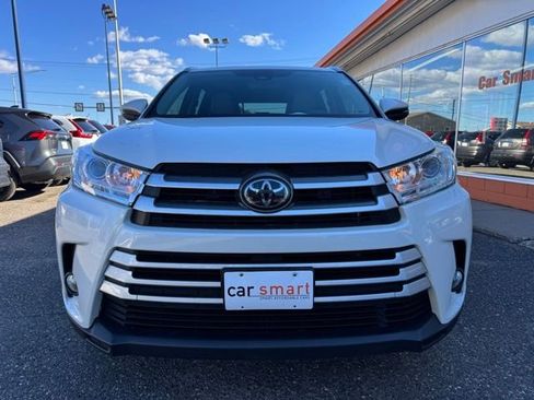 Used 2018 Toyota Highlander XLE image 2