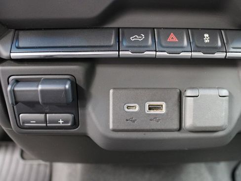 Used 2021 Chevrolet Silverado 1500 Custom AWD/4WD image 49