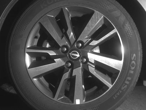 Used 2025 Nissan Versa SV FWD image 15