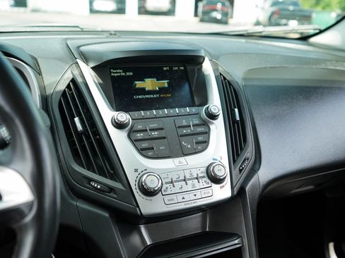 Used 2017 Chevrolet Equinox Premier w/ Enhanced Convenience Package AWD/4WD image 8