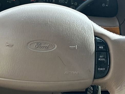 Used 1998 Ford Expedition Eddie Bauer image 29