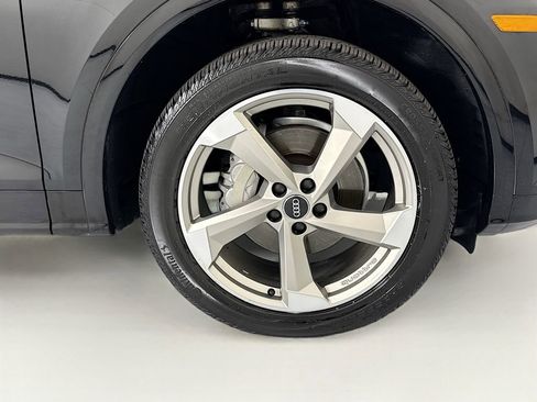 Used 2020 Audi Q5 2.0T Titanium Premium Plus w/ Premium Plus Package AWD/4WD image 32