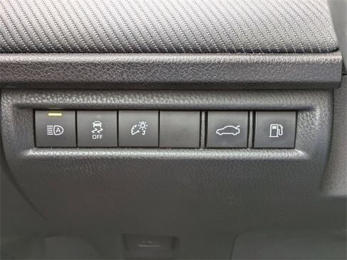 Used 2025 Toyota Camry SE image 25