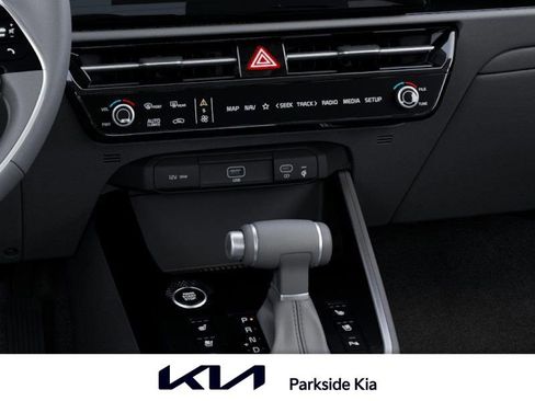 New 2025 Kia Niro SX image 23