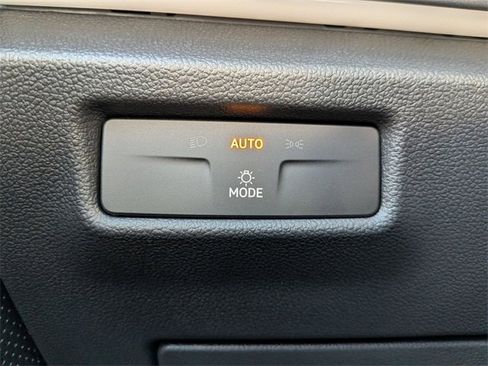 New 2026 Volkswagen Tiguan SE R-Line image 22