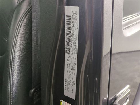 Used 2017 Jeep Wrangler Unlimited Sahara image 28