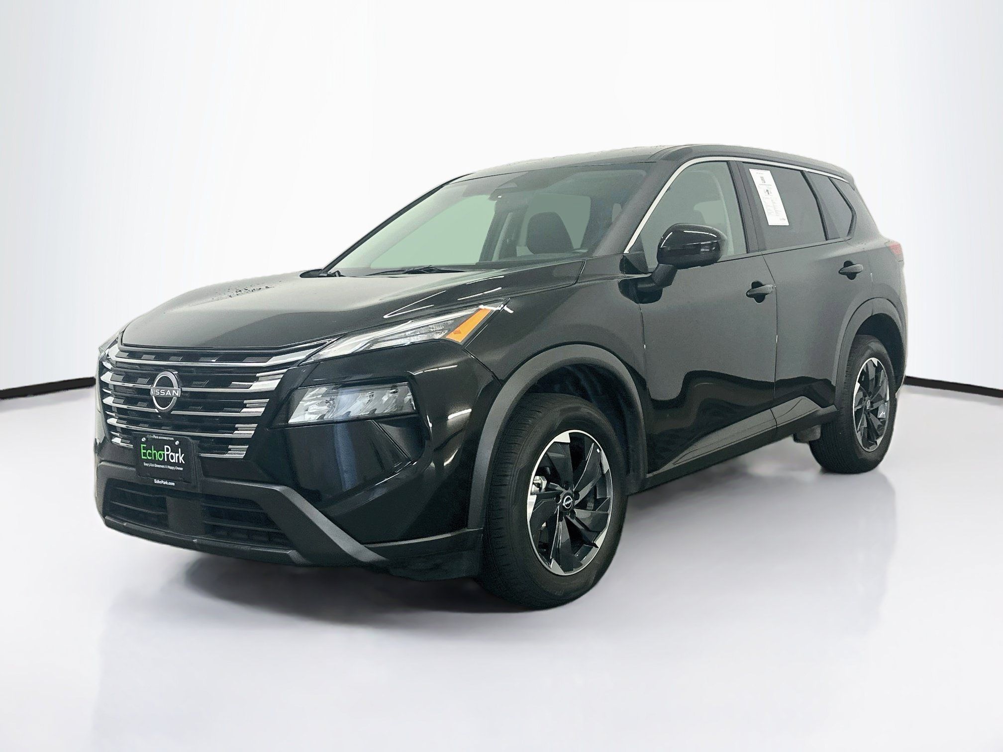 Used 2025 Nissan Rogue SV AWD/4WD image 3