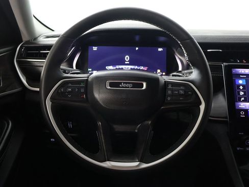 Used 2023 Jeep Grand Cherokee Limited AWD/4WD image 35