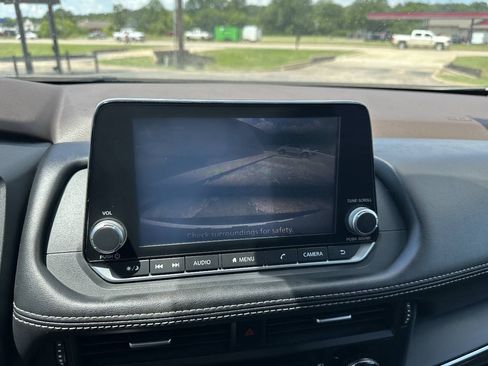 Used 2021 Nissan Rogue S FWD image 13