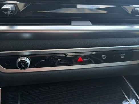 New 2026 BMW X7 M60i image 47