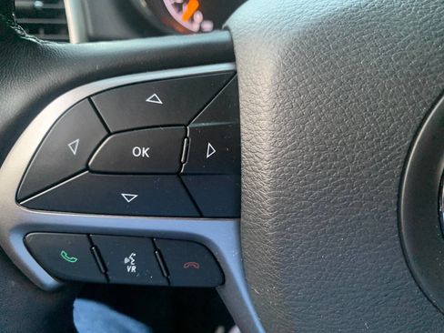 Used 2021 Jeep Grand Cherokee Laredo X image 30