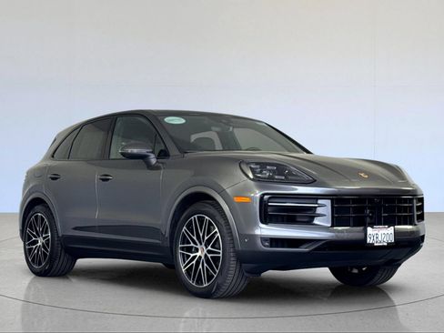 Certified 2026 Porsche Cayenne AWD/4WD image 10