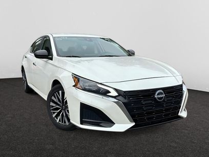 Used 2024 Nissan Altima 2.5 SV