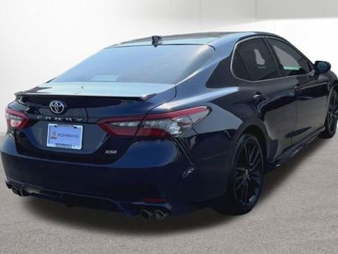 Used 2022 Toyota Camry XSE image 9