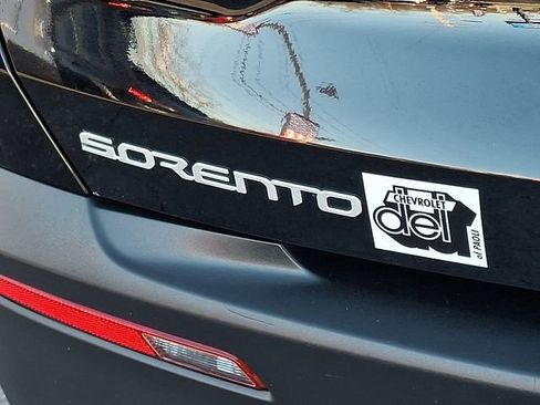 Used 2023 Kia Sorento LX image 30