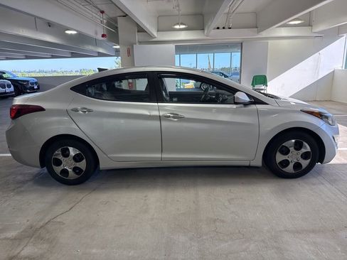 Used 2016 Hyundai Elantra SE FWD image 4