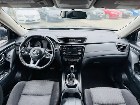 Used 2017 Nissan Rogue SV FWD image 14