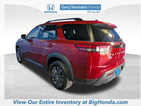 Used 2024 Nissan Pathfinder SV AWD/4WD image 7